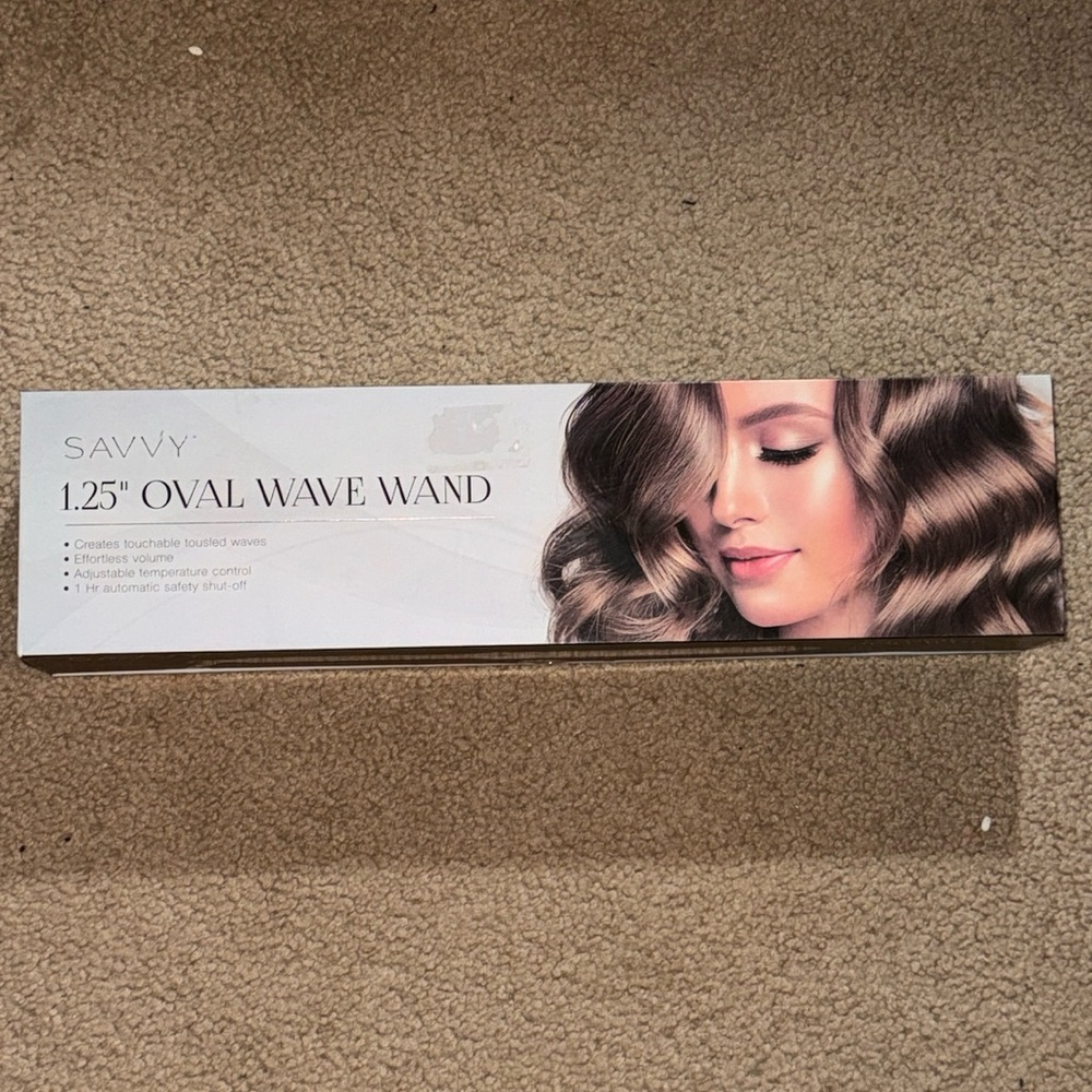 Oval wave wand by SAVVY, new without tags never used, 1.25 inch oval wave wand